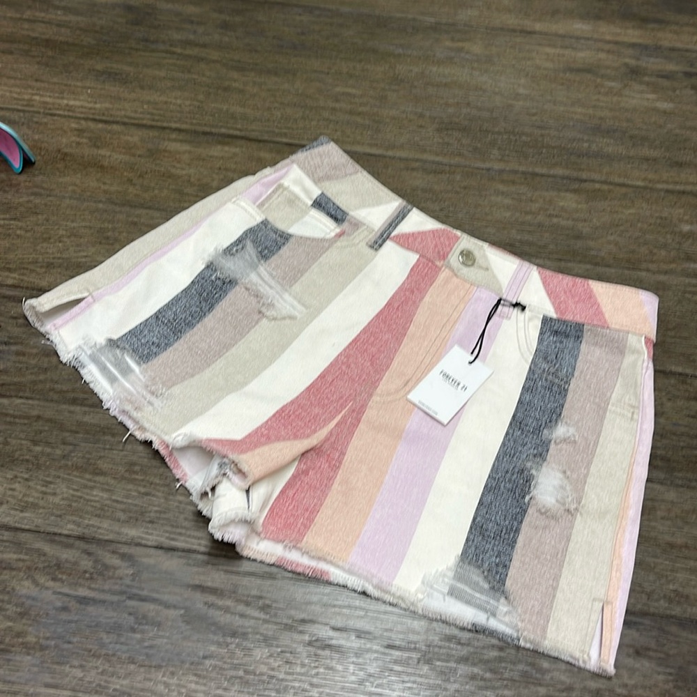 Forever 21 Striped Distressed Denim Shorts, NWT Size 27 - Picture 3 of 16